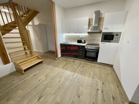 Prodej mezonetové jednotky 77,98 m2 po kompletní rekonstrukci bytu a celého domu v centru Bechyně