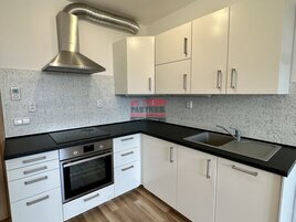 Pronájem bytu 3+kk s lodžií, garážovým stáním a sklepem, Praha - Uhříněves