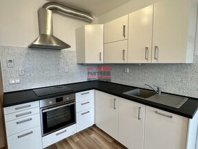 Pronájem bytu 3+kk s lodžií, garážovým stáním a sklepem, Praha - Uhříněves