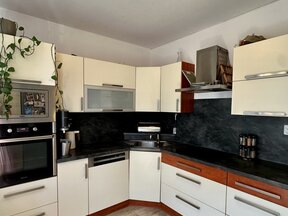 Prodej bytu 2+1 s balkonem, 52m2, Mánesova, České Budějovice