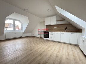 Pronájem bytové jednotky 2+kk 58,4 m2 s parkovacím stáním v Bechyni