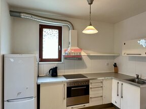 Pronájem bytu 1+kk s balkonem a garážovým stáním, Praha 9 - Vysočany