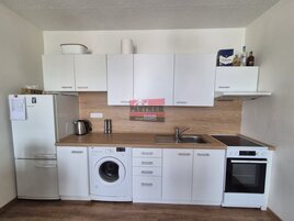 Pronájem bytu 2+kk s balkonem, Tábor - Sídliště nad Lužnicí