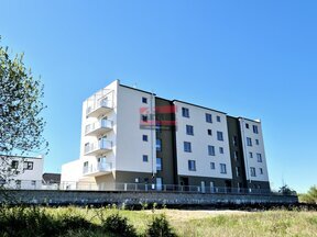 Pronájem bytu 2+kk s balkónem, Tábor - Měšice
