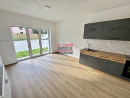 Pronájem bytové jednotky 2+kk 47,6 m2 s parkovacím stáním a zahrádkou v Bechyni