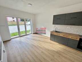 Pronájem bytové jednotky 2+kk 47,6 m2 s parkovacím stáním a zahrádkou v Bechyni