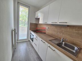 Pronájem zděného bytu 2+1 s balkonem, Tábor - Na Kopečku