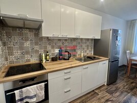 Pronájem bytu 3+1, 78m2, lodžie, sklep - Praha 4 - Michle