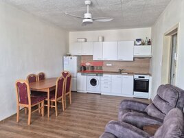 Pronájem bytu 2+kk s balkonem, Tábor - Sídliště nad Lužnicí