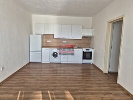 Pronájem bytu 2+kk s balkonem, Tábor - Sídliště nad Lužnicí